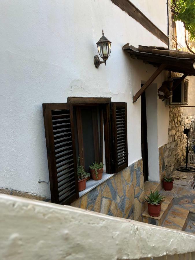 Tomor Shehu Guest House Berat Esterno foto