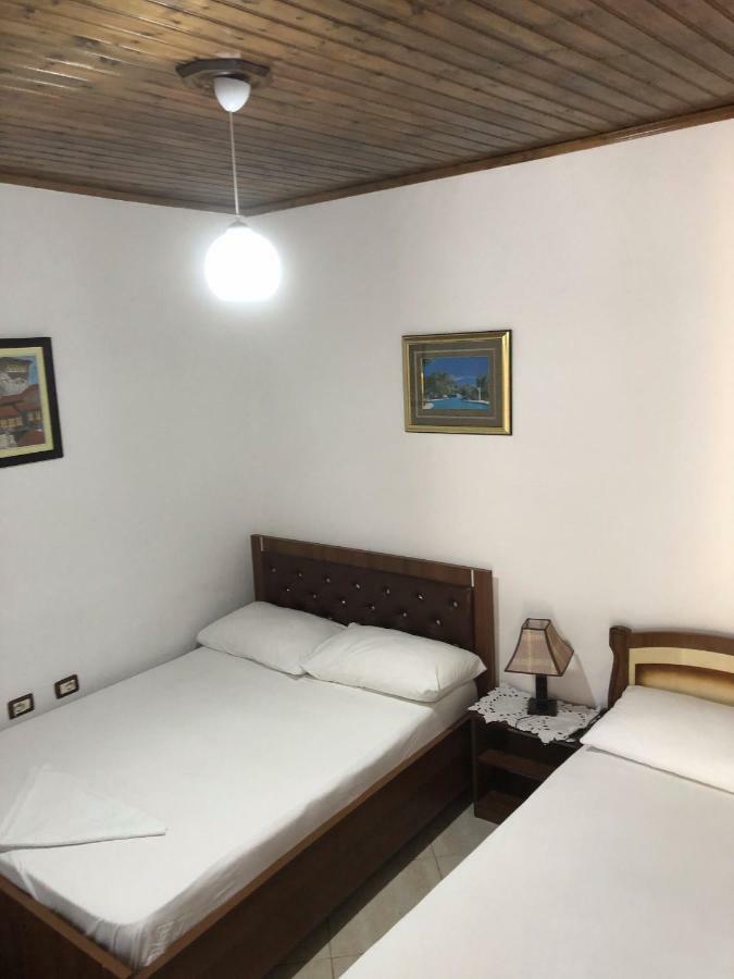 Tomor Shehu Guest House Berat Esterno foto