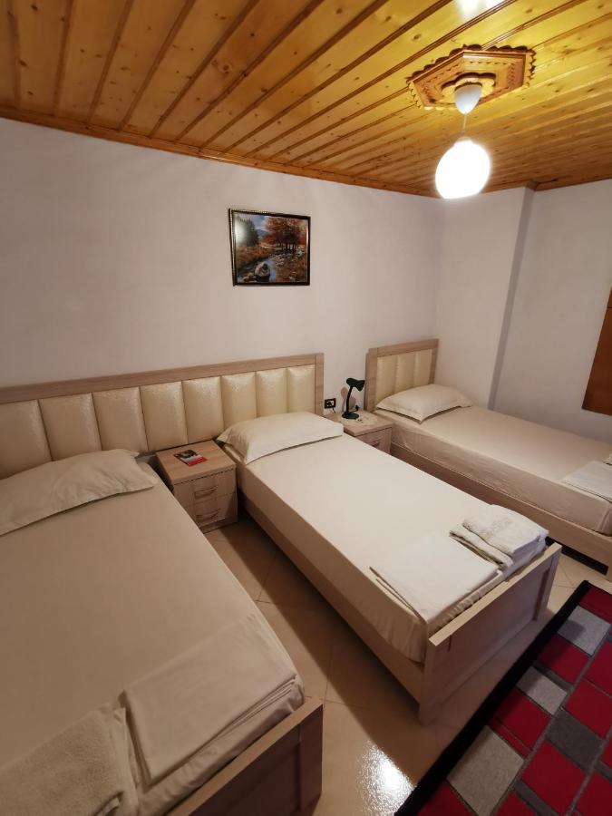 Tomor Shehu Guest House Berat Esterno foto