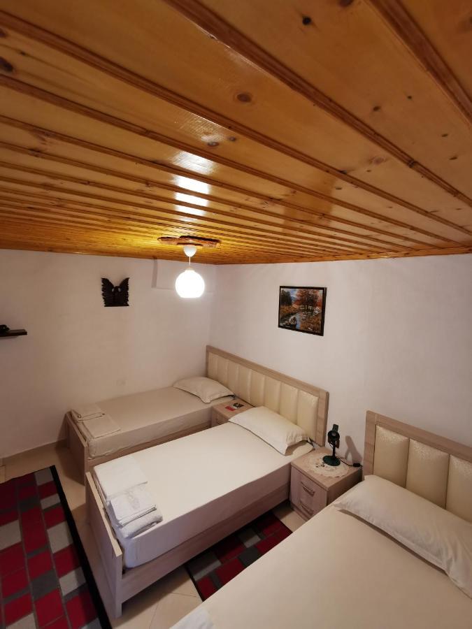 Tomor Shehu Guest House Berat Esterno foto